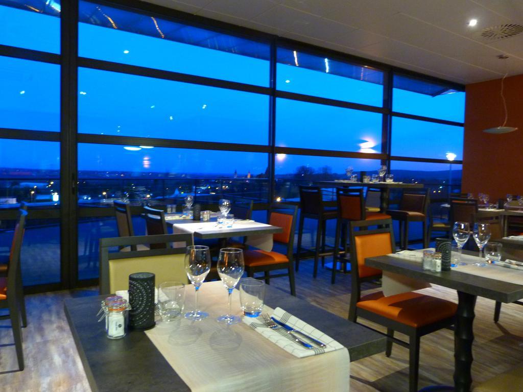 Hotel Le Kolibri Tournus Bagian luar foto
