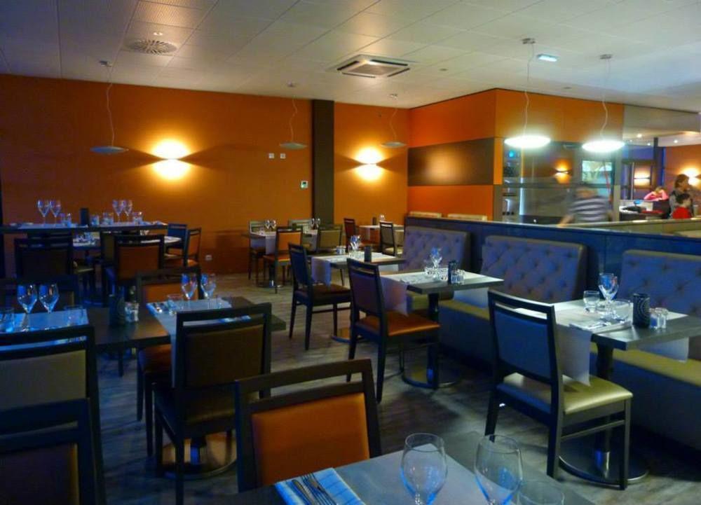 Hotel Le Kolibri Tournus Bagian luar foto
