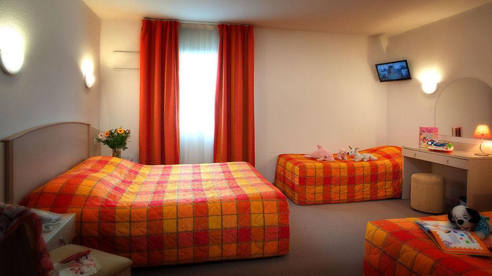 Hotel Le Kolibri Tournus Bagian luar foto